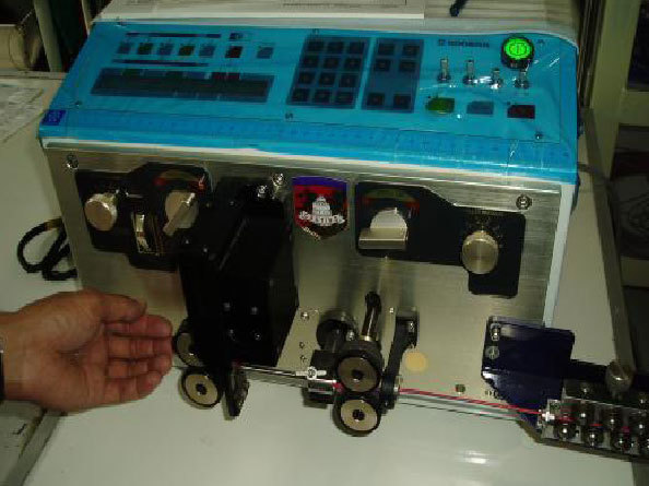 電腦裁線機