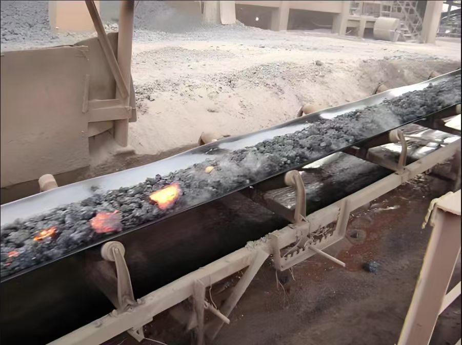Fire-resistant, flame-retardant, and scorch-resistant conveyor belt Fire-resistant, flame-retardant, and scorch-resistant conveyor belt
