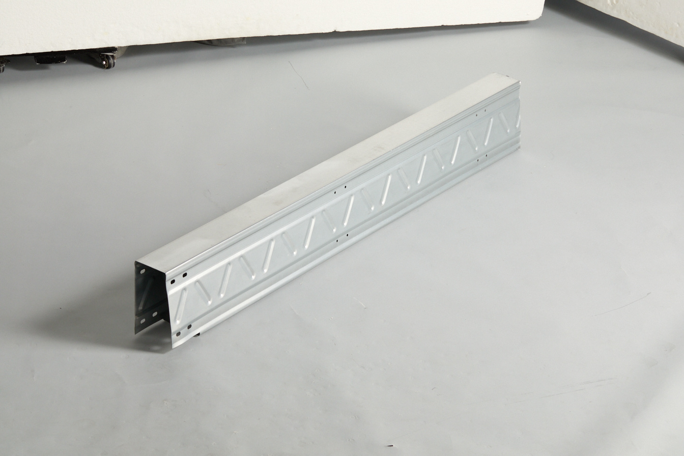 195 inner flipped edge - eight shaped reinforcing rib