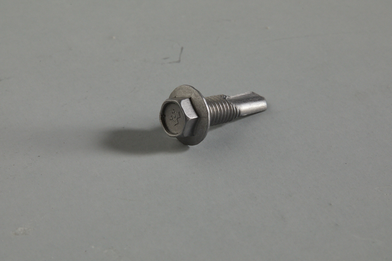 Hexagonal flange self drilling and self tapping screws