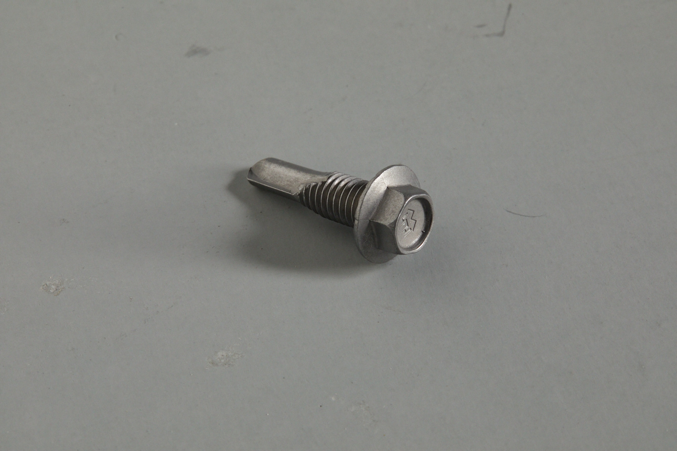 Hexagonal flange self drilling and self tapping screws
