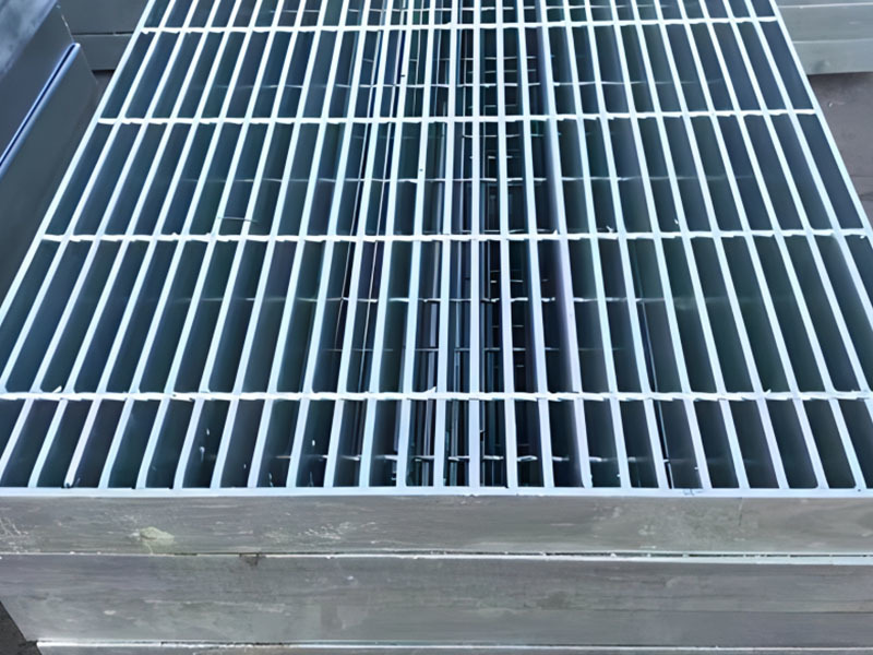 Heavy Duty Steel Grating