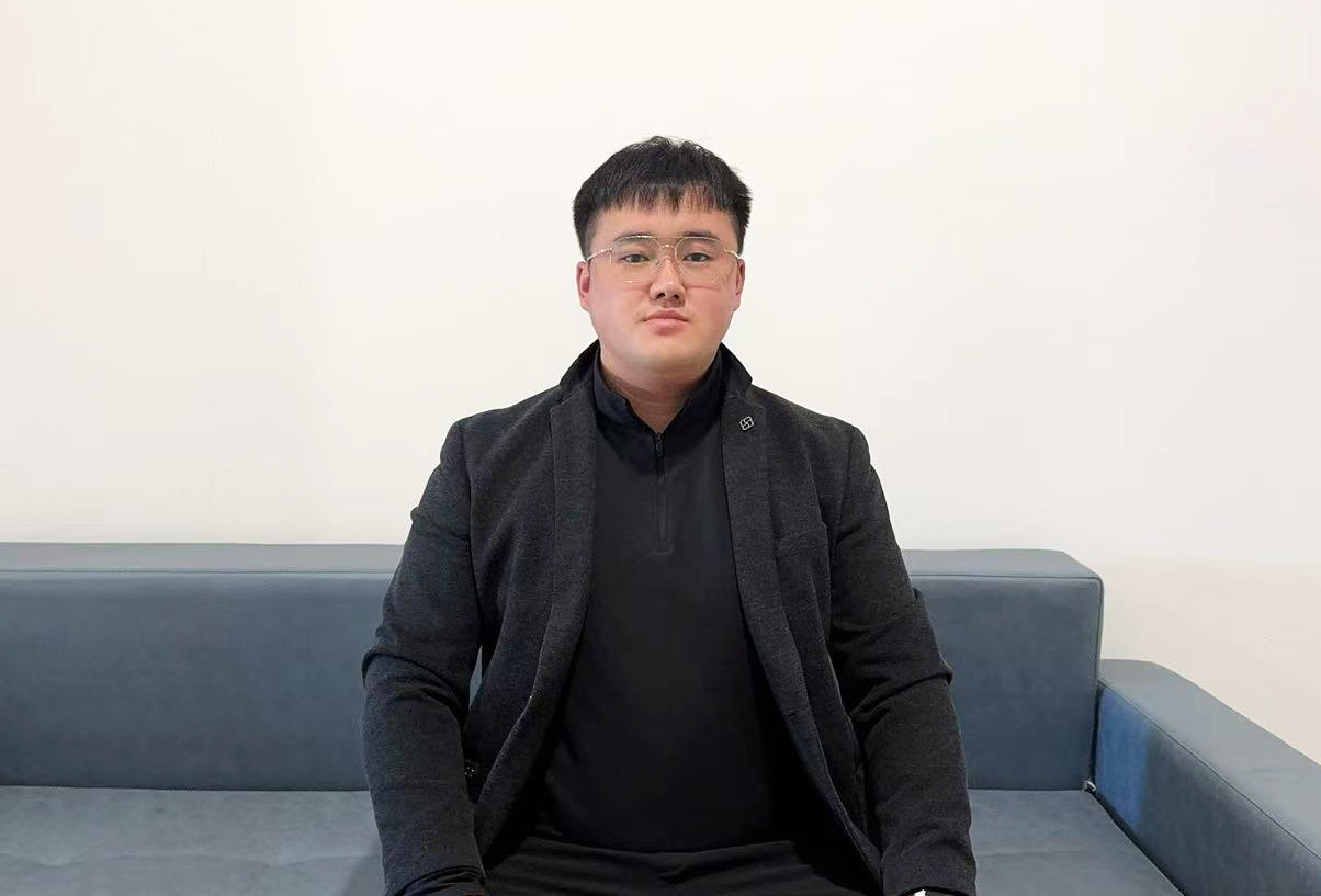 王偉