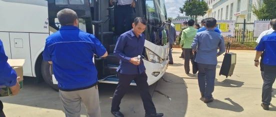 热烈欢迎老挝占巴塞省省委副书记和玉溪市外事办罗主任一行莅临新天力