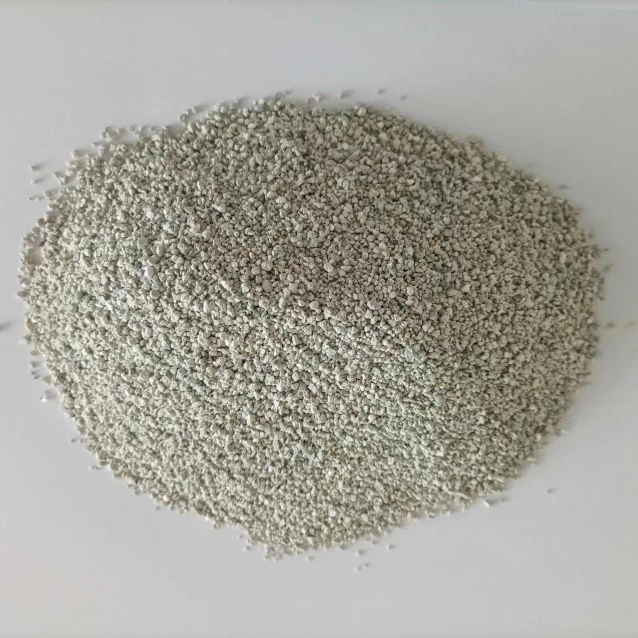 Raw ore crushed sand (white)