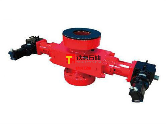 Hand/liquid double control type blowout preventer