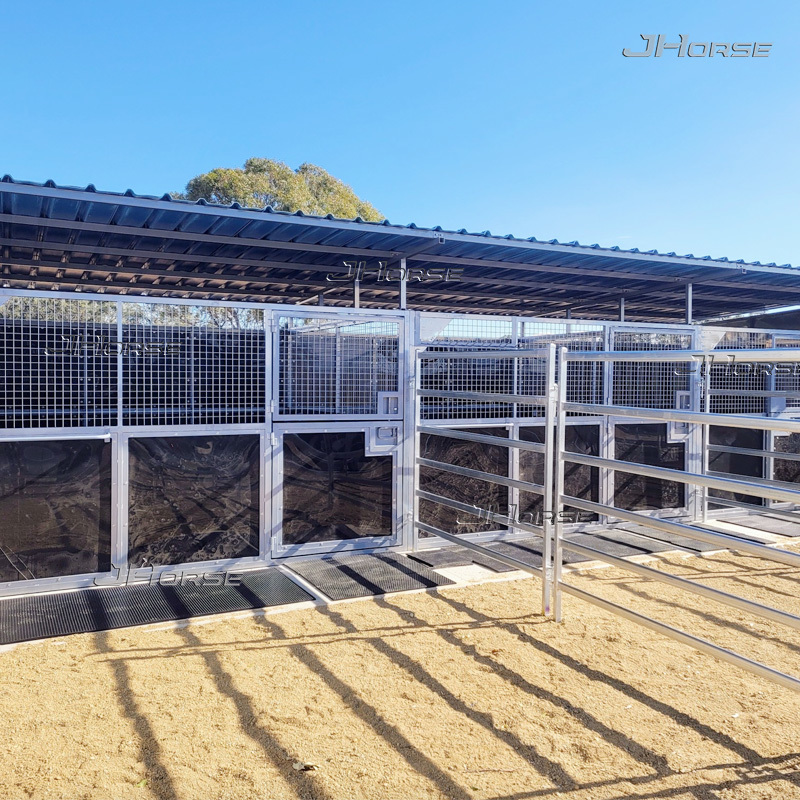 Single-Row Portable Horse Stable with Raised Roof