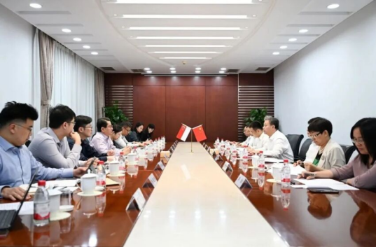 秦海翔在京会见新加坡永续发展与环境部常任秘书罗家良