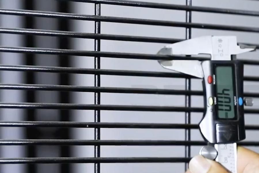Security Chain Link Wire Mesh Fence Made in China