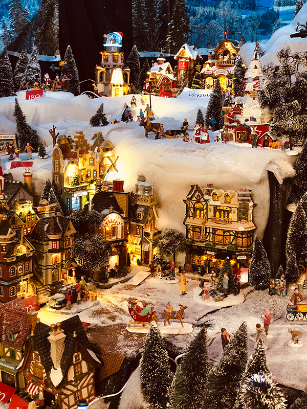 What are the Christmas decorations?