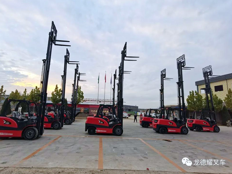 2 tons of electric forklift use matters needing attention