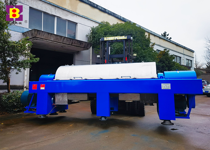 Centrifuge transportation outside Centrifuge transportation outside