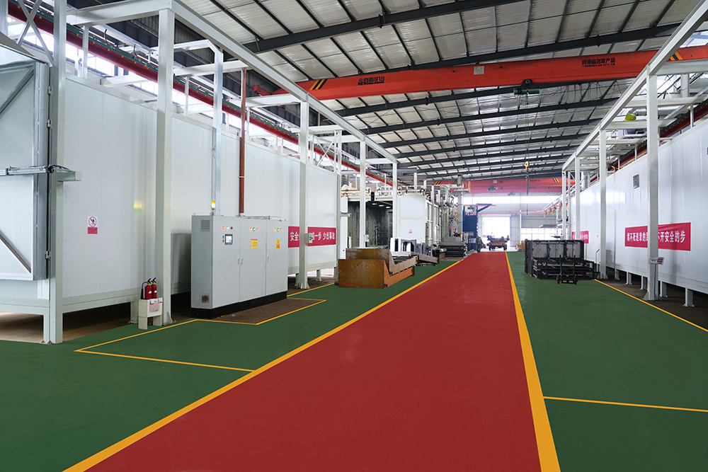 Plastic spraying area Plastic spraying area