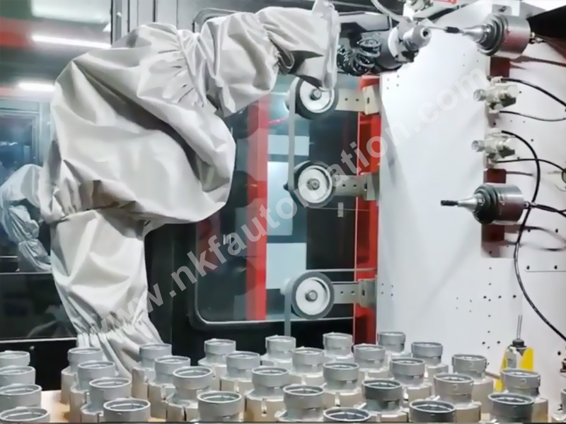 Protective clothing is used for robot grinding