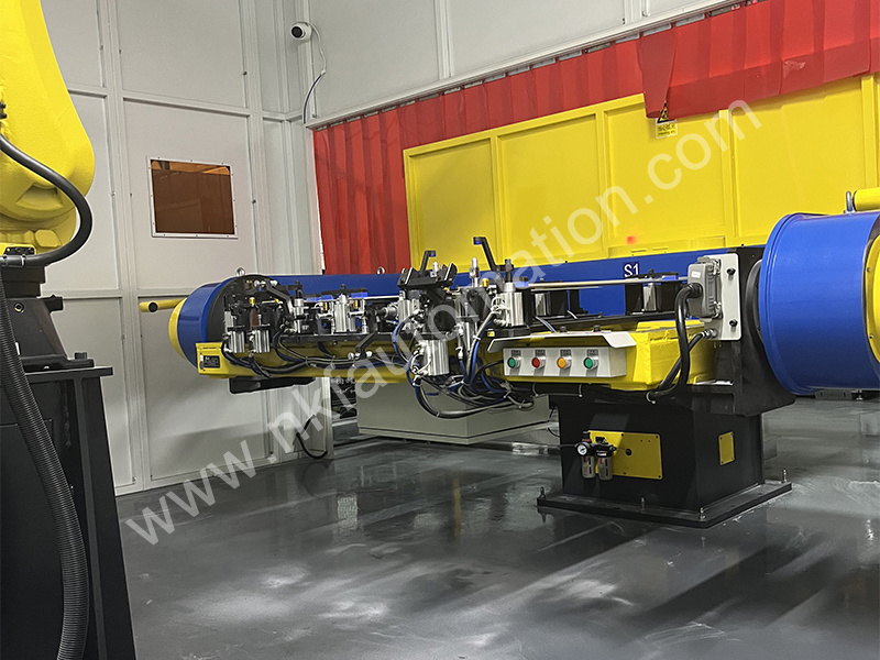 Fanuc Robot and Three-Axis Horizontal Positioner Laser Automatic Welding of Battery Trays Fanuc Robot and Three-Axis Horizontal Positioner Laser Automatic Welding of Battery Trays