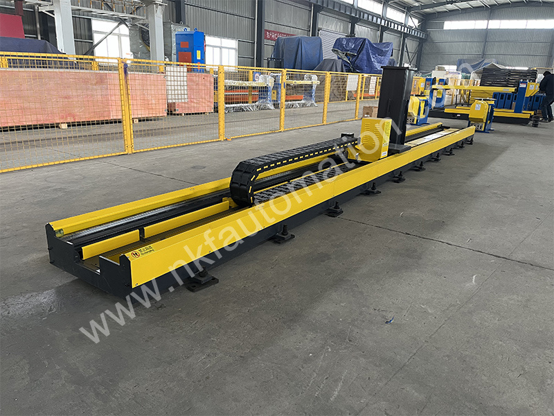 500KG payload linear rail supporting Yaskawa welding robot 500KG payload linear rail supporting Yaskawa welding robot