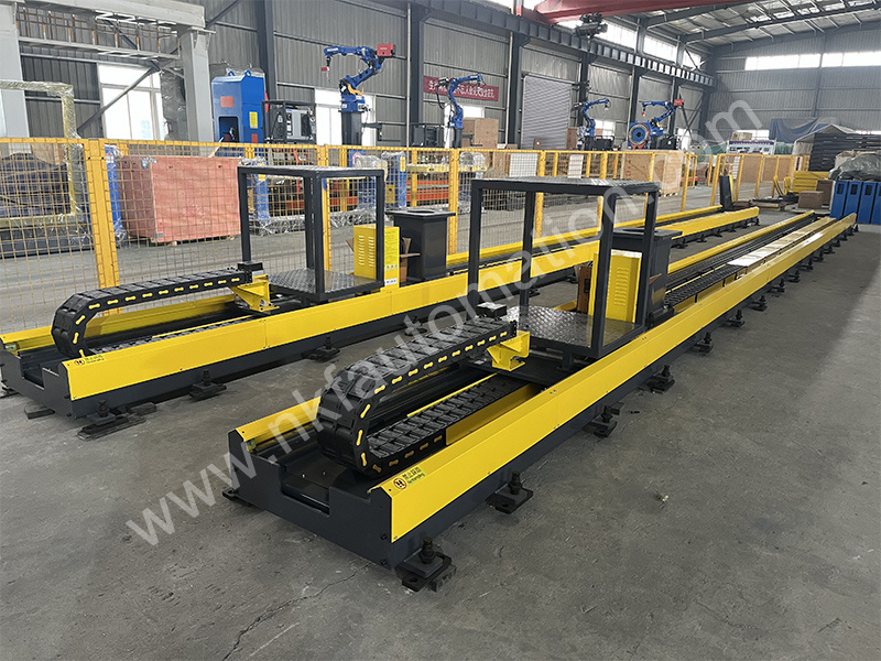 12- meter linear rail supporting Yaskawa robot 12- meter linear rail supporting Yaskawa robot