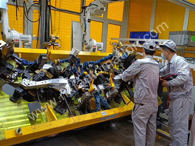 ABB Robot and Three-Axis Vertical Positioner Automatic Welding Automotive Parts ABB Robot and Three-Axis Vertical Positioner Automatic Welding Automotive Parts