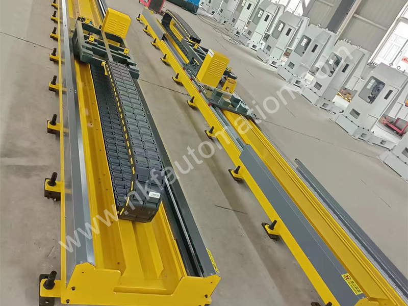 500KG payload linear rail supporting OTC welding robot 500KG payload linear rail supporting OTC welding robot