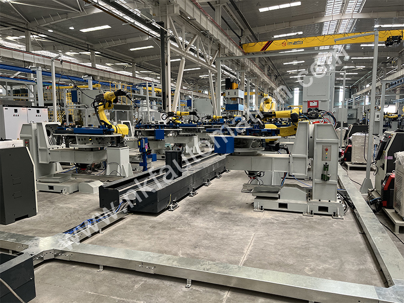 Two-axis L type positioner and linear rail supporting Fanuc robot Two-axis L type positioner and linear rail supporting Fanuc robot