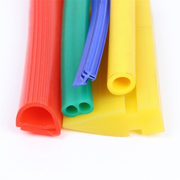 Silicone sealing strip