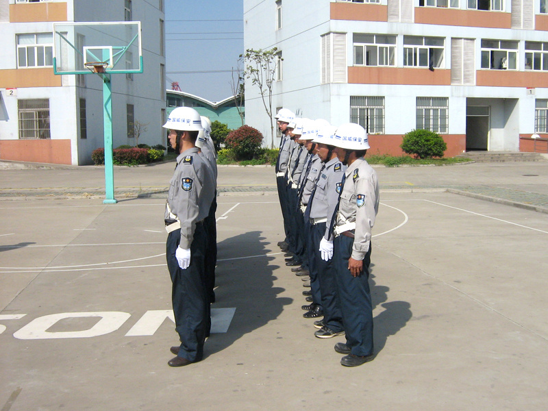 強(qiáng)作風(fēng)紀(jì) 站軍姿