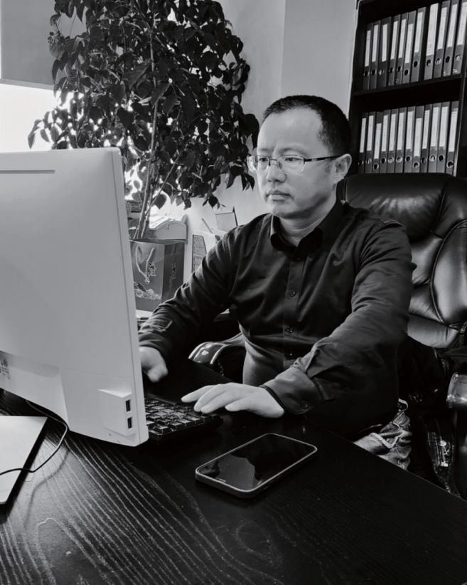 李小東