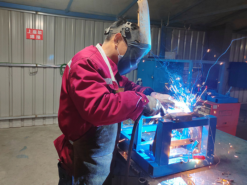Production process of electric tricycle