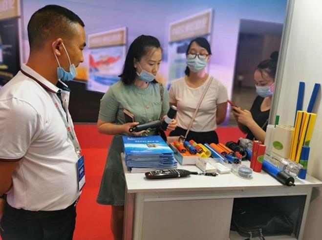 معرض صيني عالي السرعة: جذب خط أنابيب الاتصالات الوظيفي بتكنولوجيا Liangcheng الكثير من الاهتمام