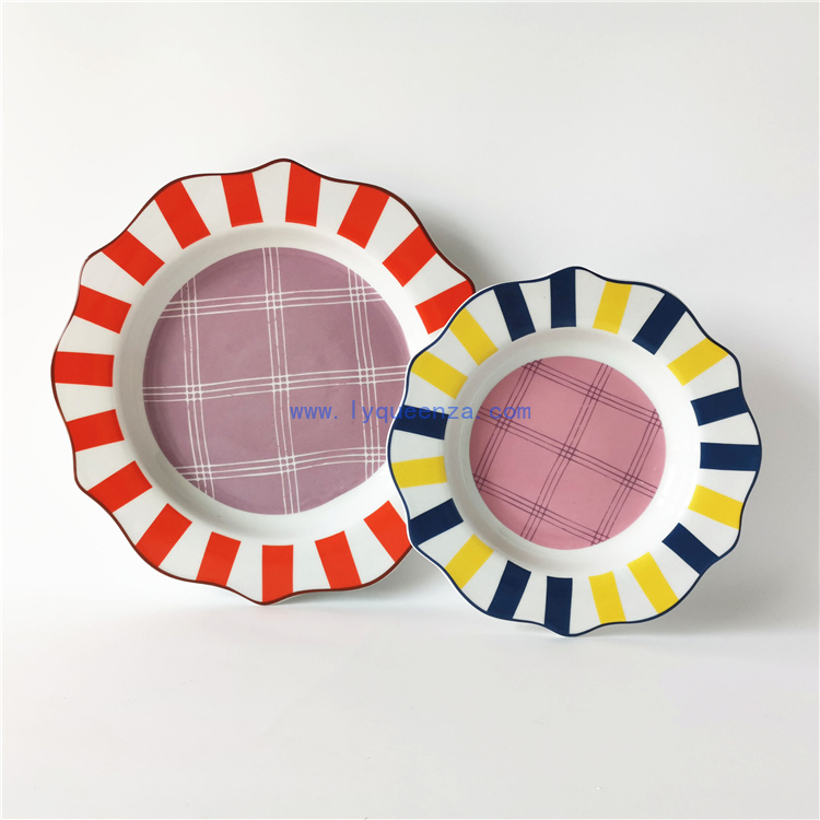 Wholesale Wavy Edge Porcelain Plates: A Splash of Color and Style