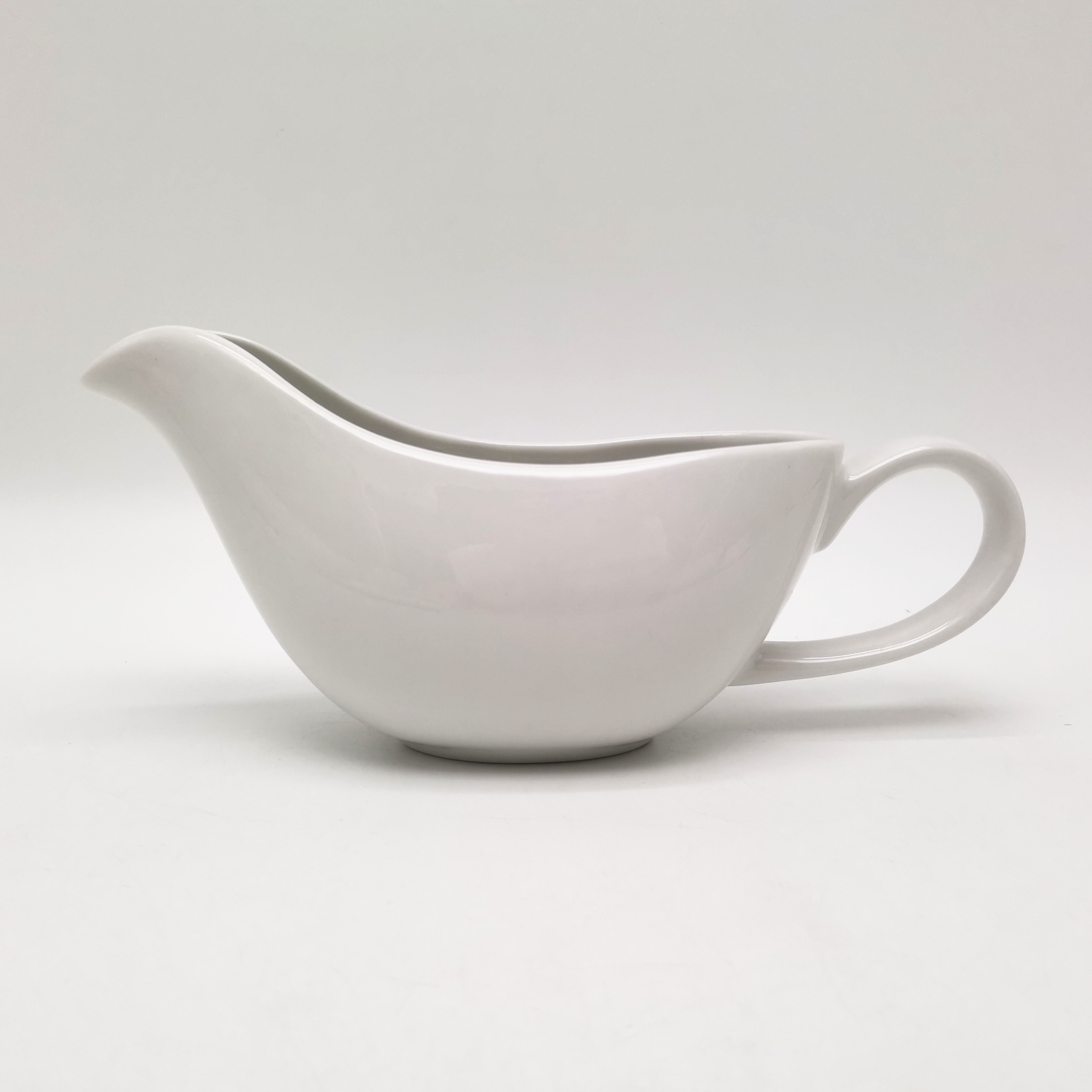 14oz Fine Porcelain Material Gravy Boat, OEM service available