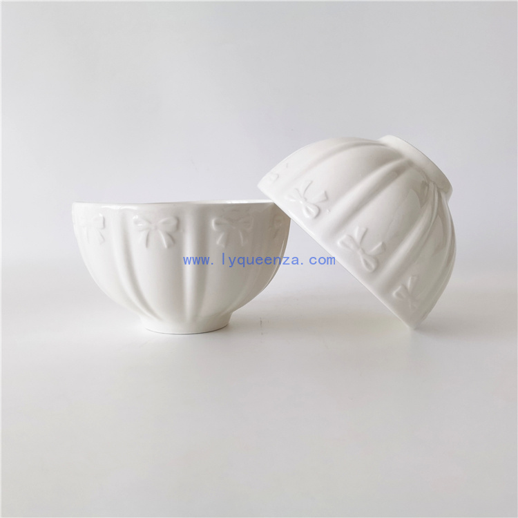 wholesale  4.5inch pure white porcelain with bow embossed pattern