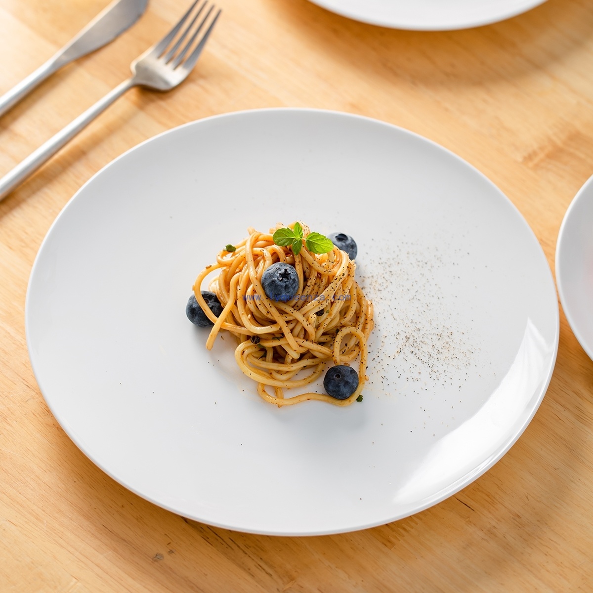 Wholesale All - Size White Ceramic Porcelain Plate Set: From 5 to 18 Inches