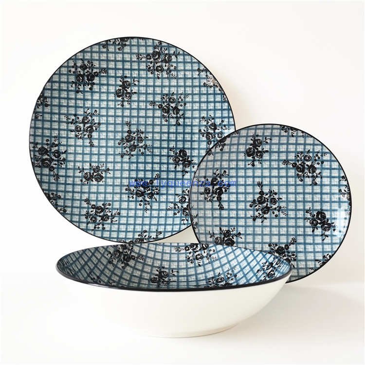 Wholesale Blue Grid & Black Flower Porcelain Dinnerware: Timeless Charm for Your Table
