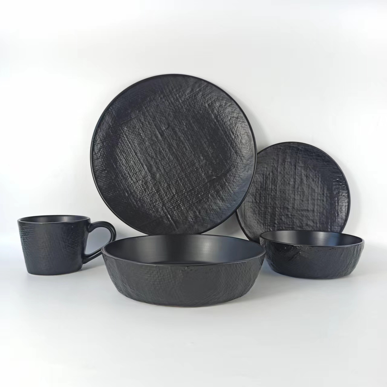 Black Embossed Matte Dinner Set Stoneware Porcelain Dinnerware Set