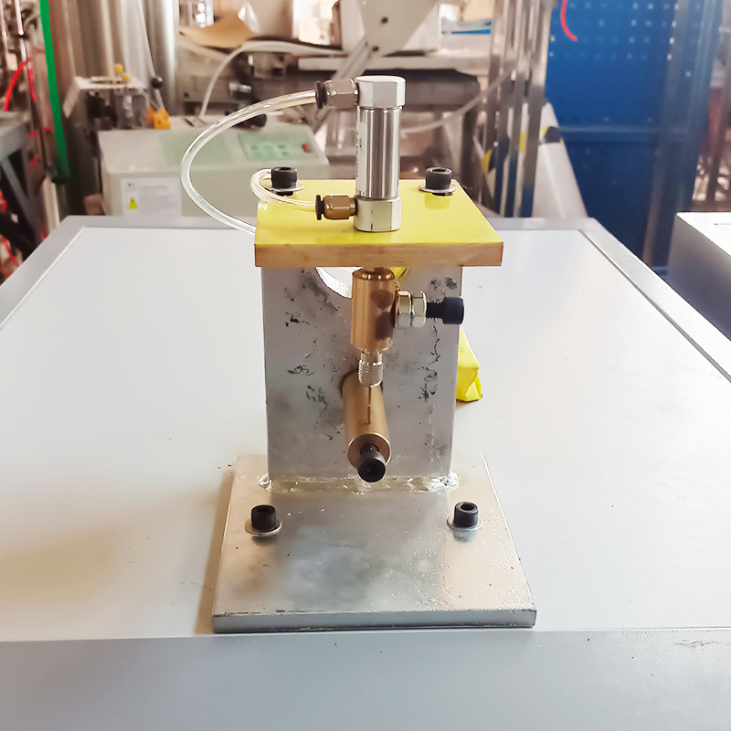 Spot welding machine