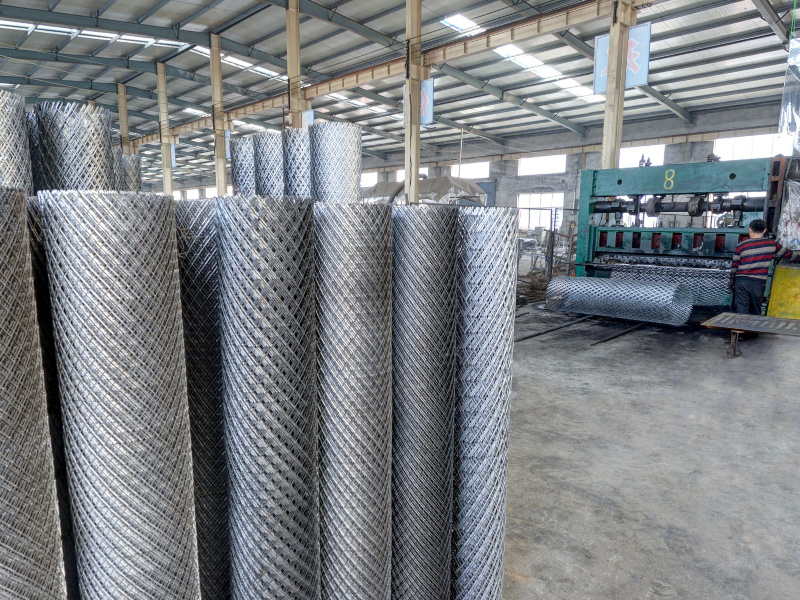 Explain the specifications for assembling highway guardrail nets. Explain the specifications for assembling highway guardrail nets.