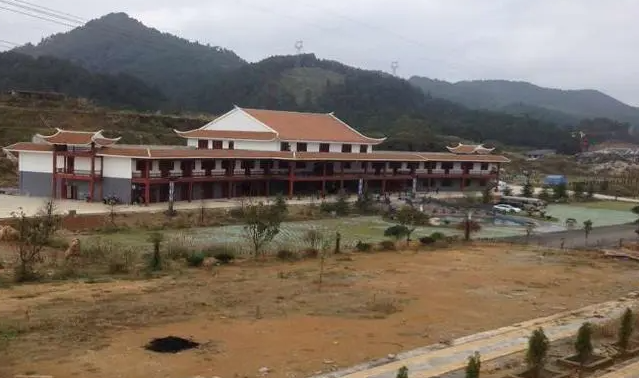 龙王山陵园：新建免费停车场，发力生态节地葬