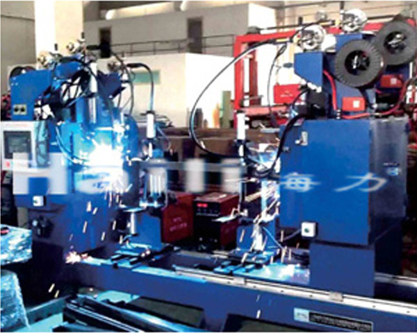 Automatic welding manipulator