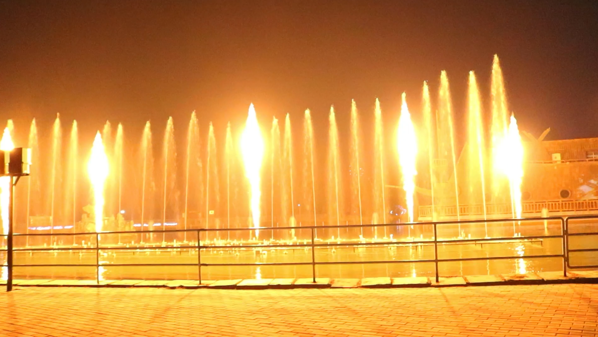 黔江三岔河喷泉图片