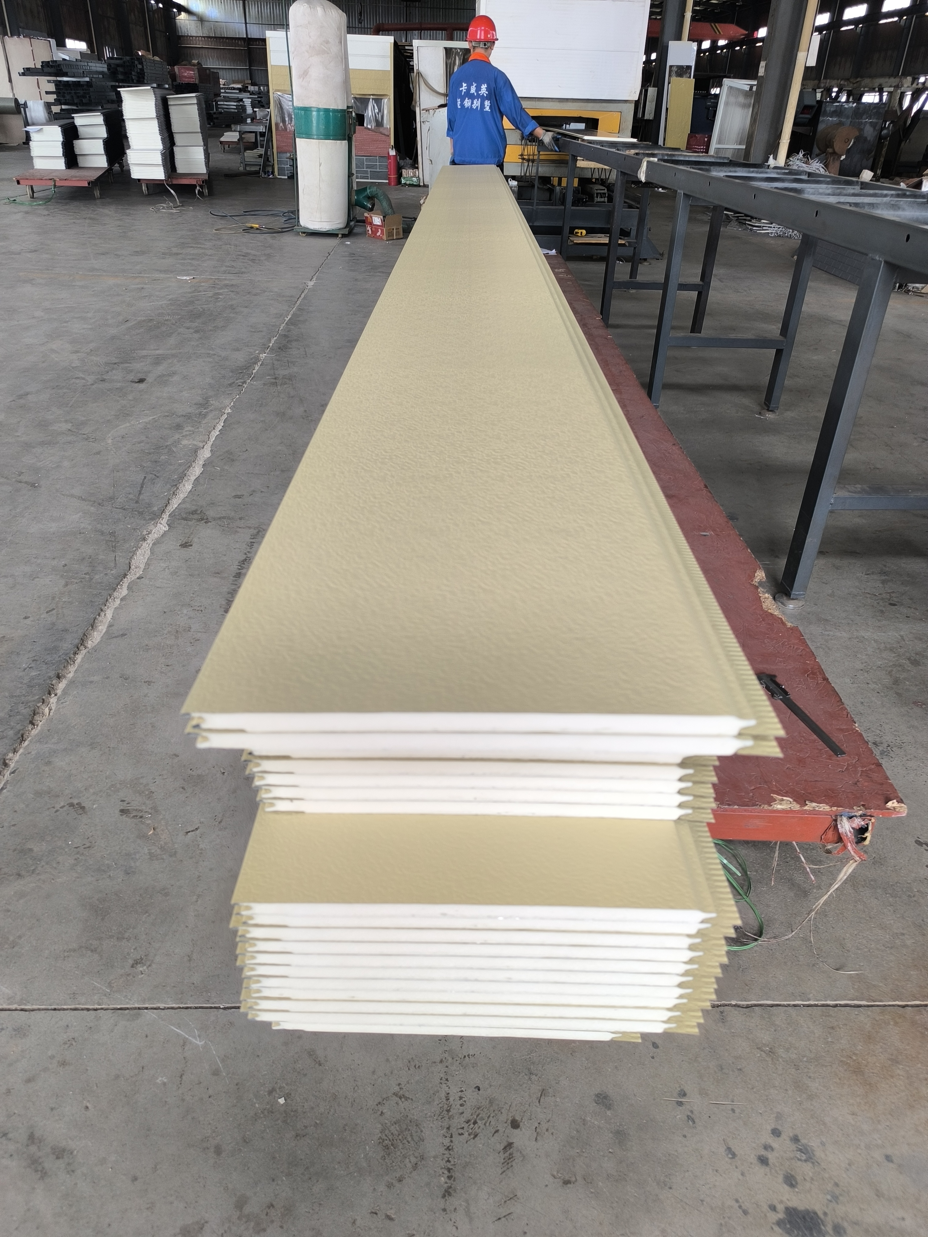 Beige yellow elastic coating flat pattern 1.6cm thickness PU Sandwich wall panel