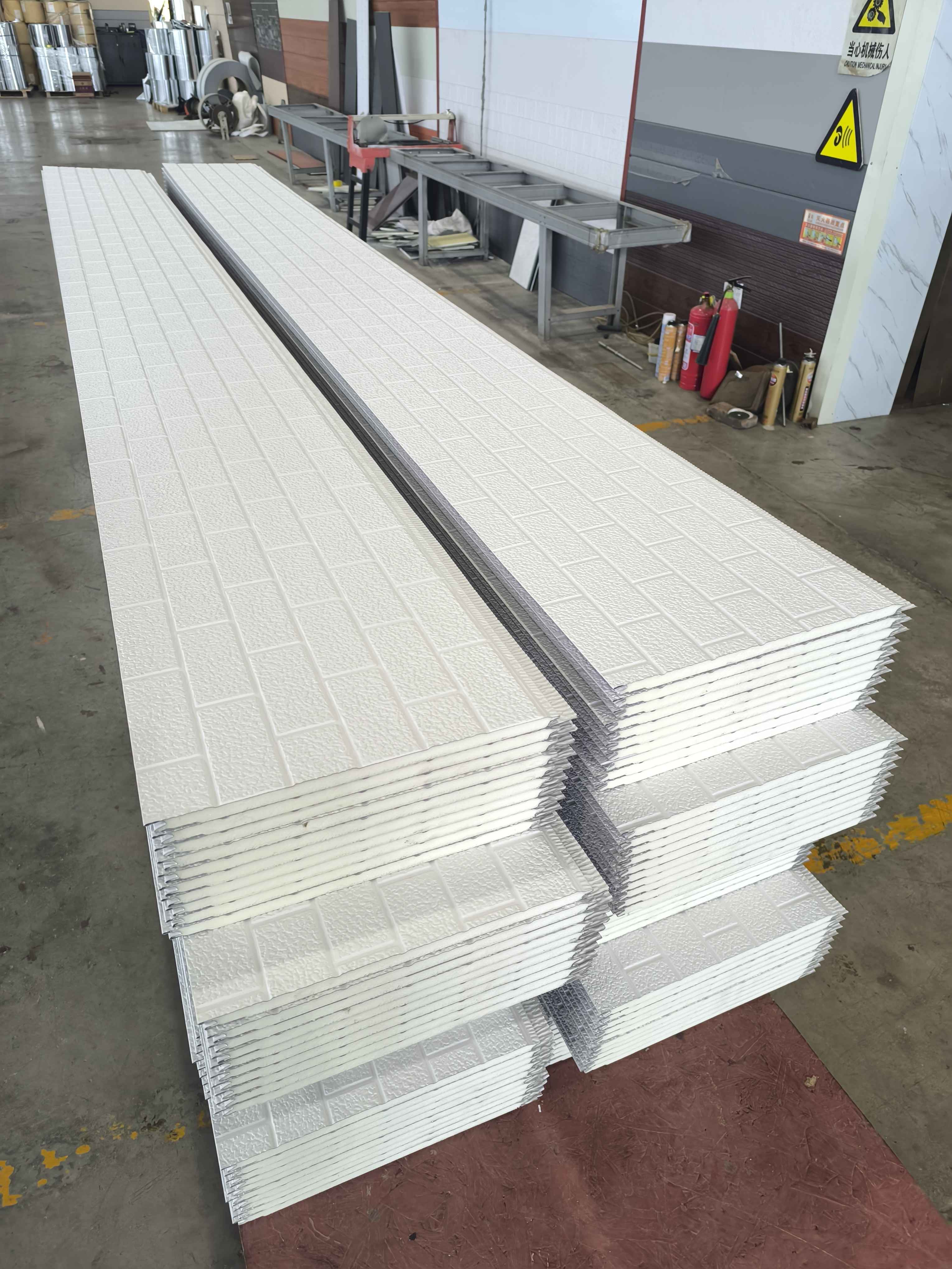 Angle white six bricks pattern 16mm thickness PU sandwich wall panel for external wall decoration