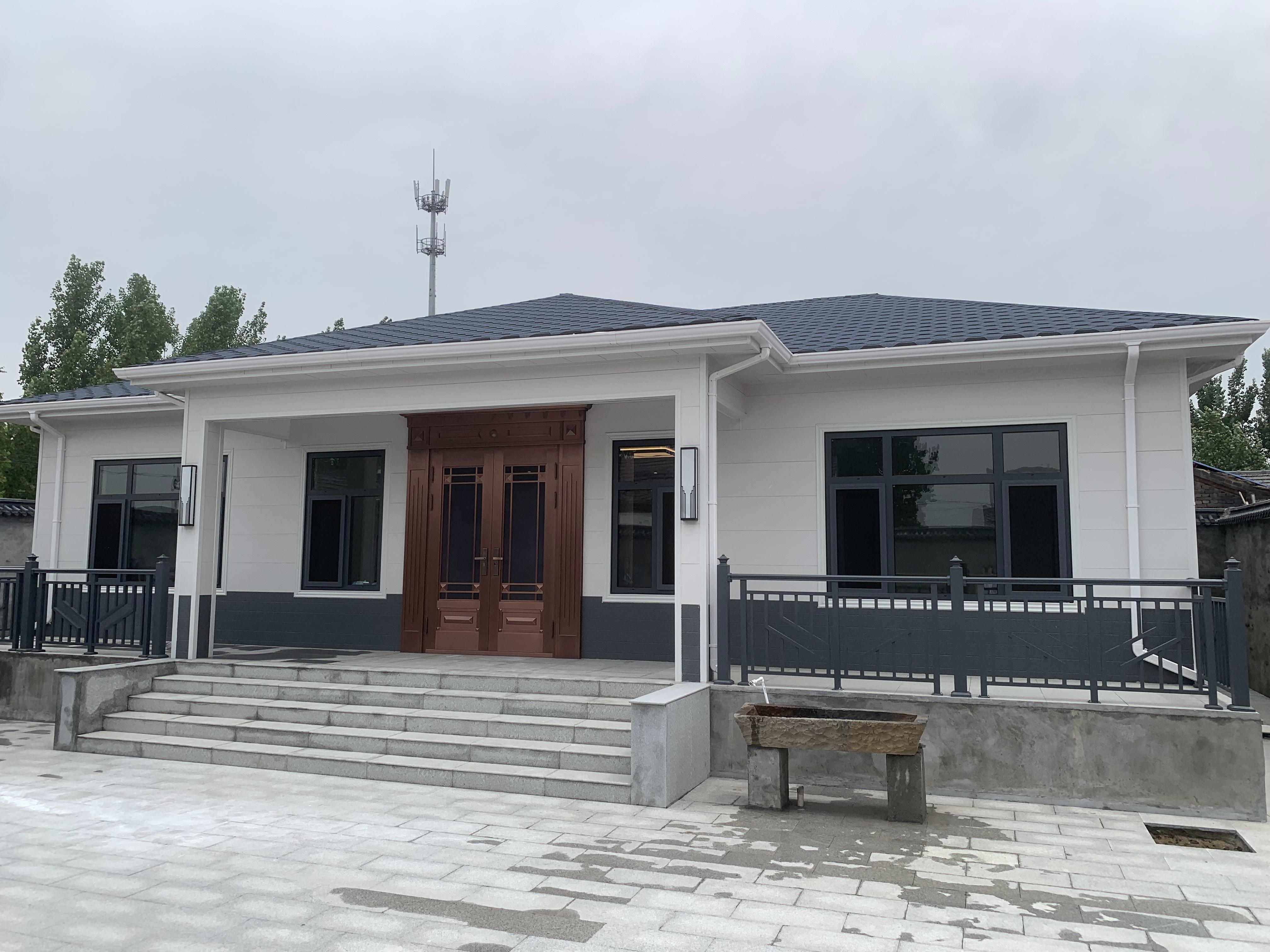 One floor light steel structure house with pu sandwich panel for outside wall