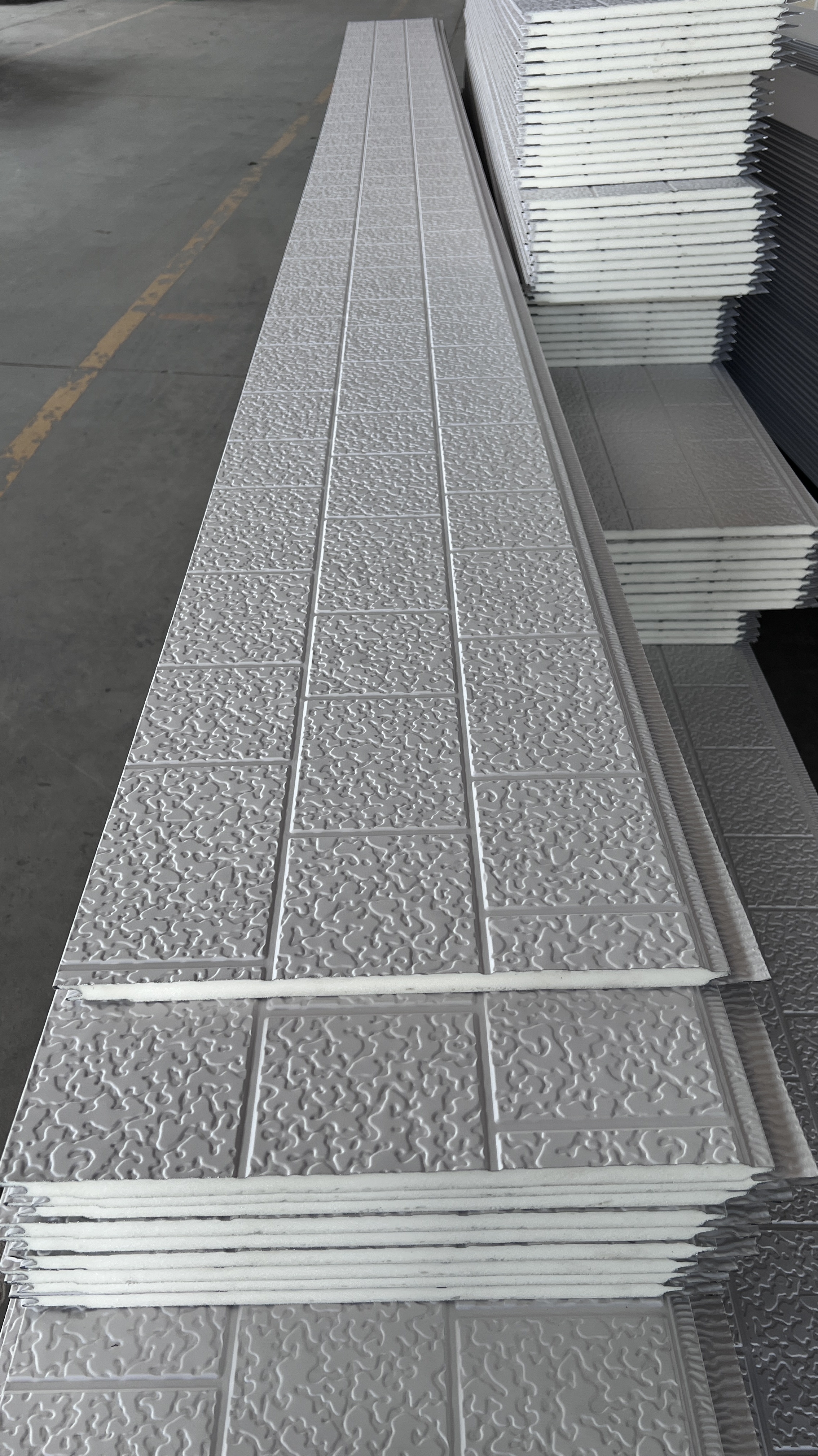 Angle white three bricks 1.6cm thickness PU Sandwich wall panel