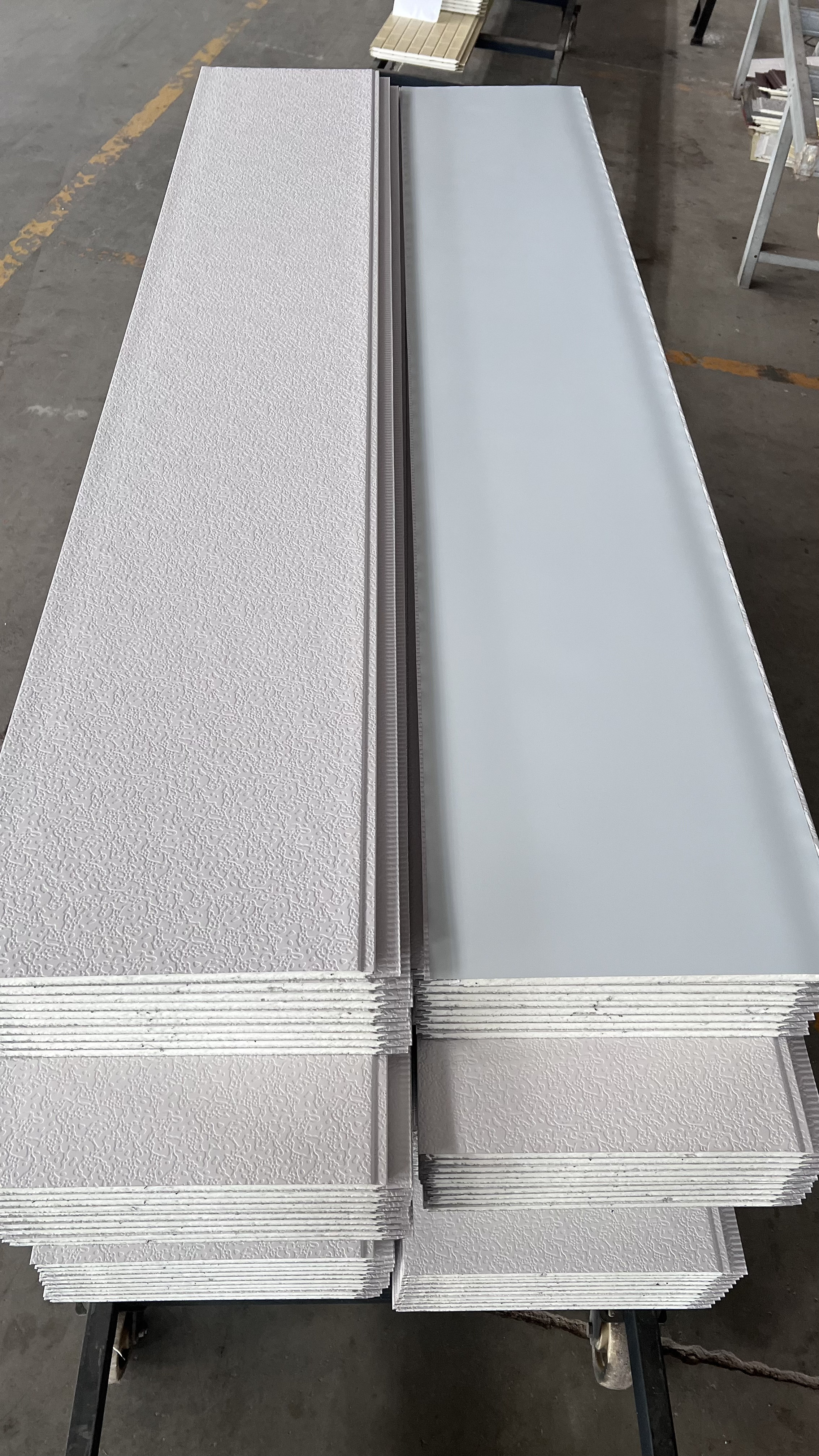 Double steel sheet angle white elastic coating flat pattern 1.6cm thickness PU Sandwich wall panel