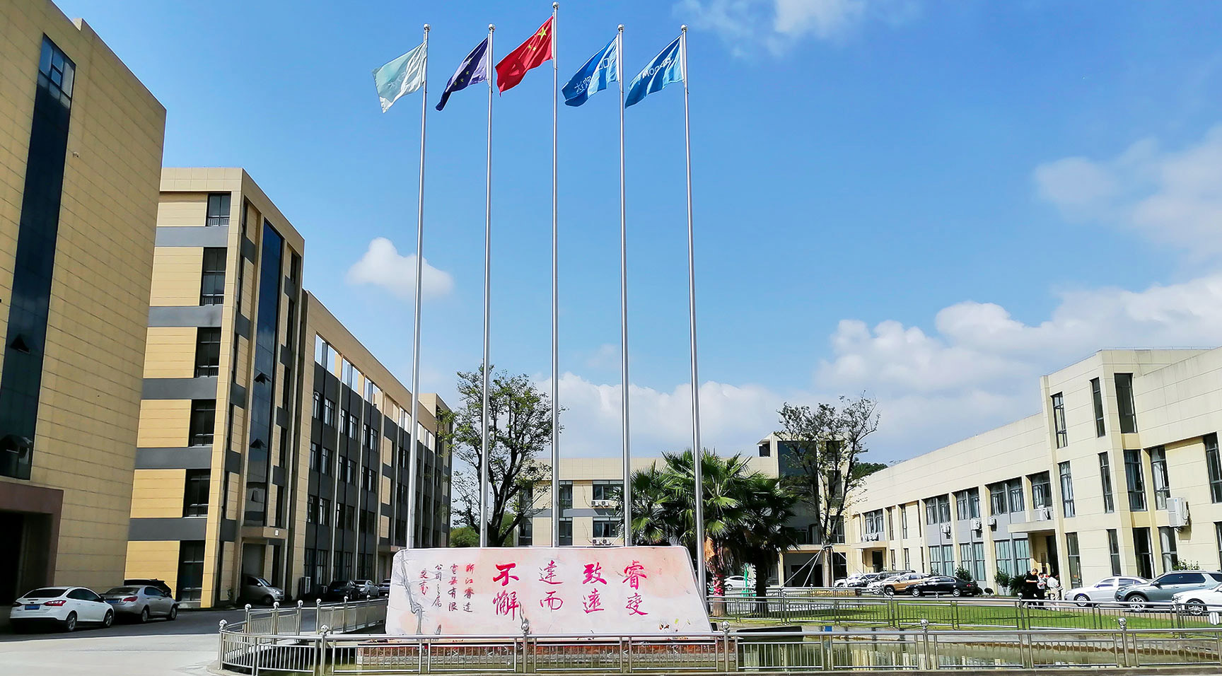 视频标题 视频标题