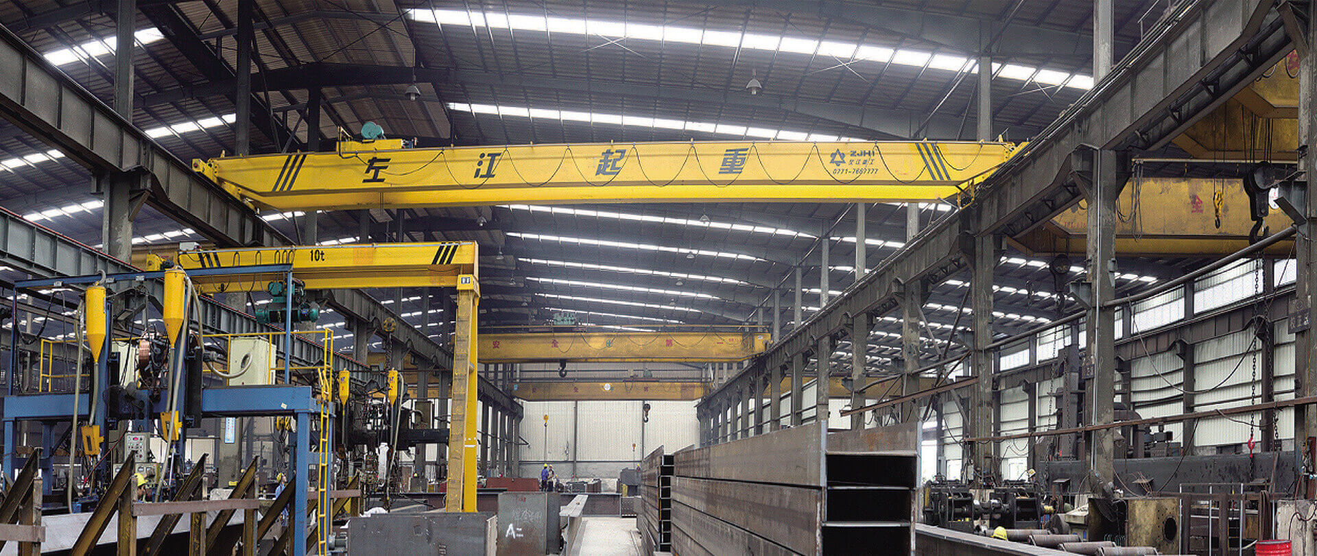 為什么說企業(yè)廠房一定要有一臺(tái)橋式起重機(jī)？它能帶給企業(yè)哪些好處？
