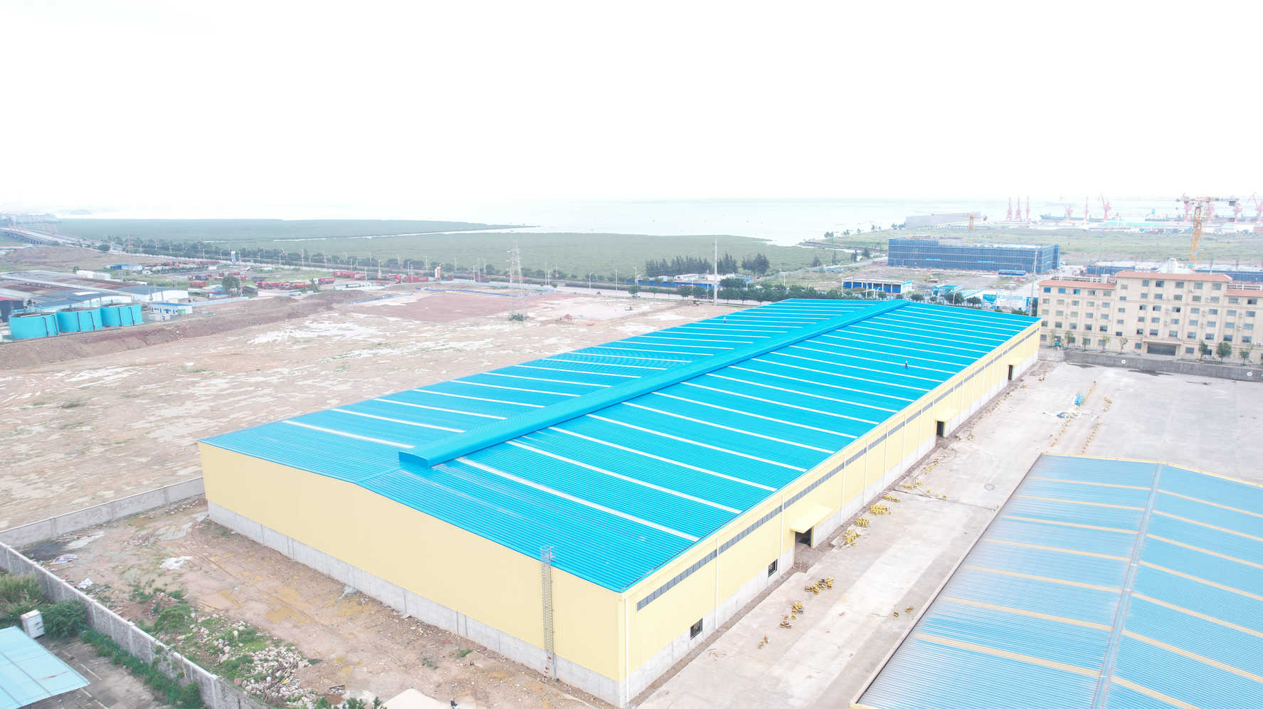 The project is steadily advancing! The construction milestones of the Fangchenggang Anpaida Warehouse Base project have been successfully completed