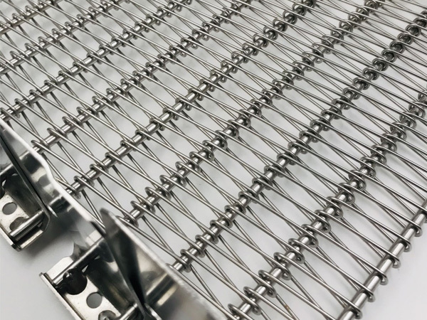 Self-Stacking Belt
