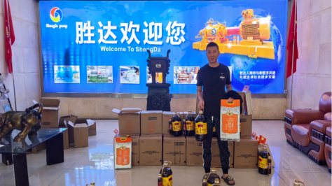 中秋逢国庆 福利暖人心-四川胜达泵业设备制造有限公司礼赠员工共贺家国团圆